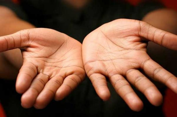 Κοιτάξτε τις παλάμες σας! Αν έχετε το «Χ» και στις δύο τότε… (βίντεο)